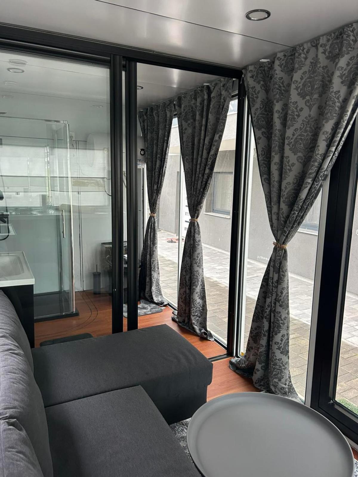 Mobile House Rest Area Apartment *